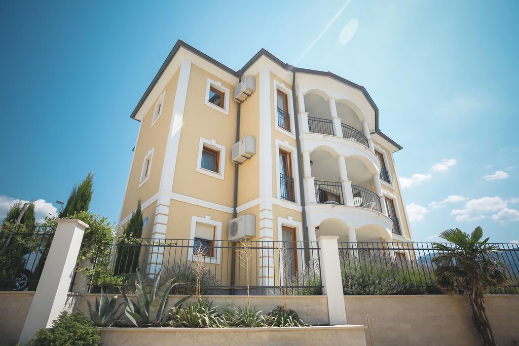 Apartments Poville Residence Повиле Экстерьер фото