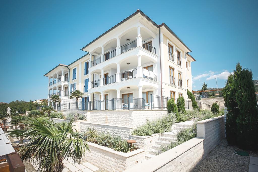 Apartments Poville Residence Повиле Экстерьер фото