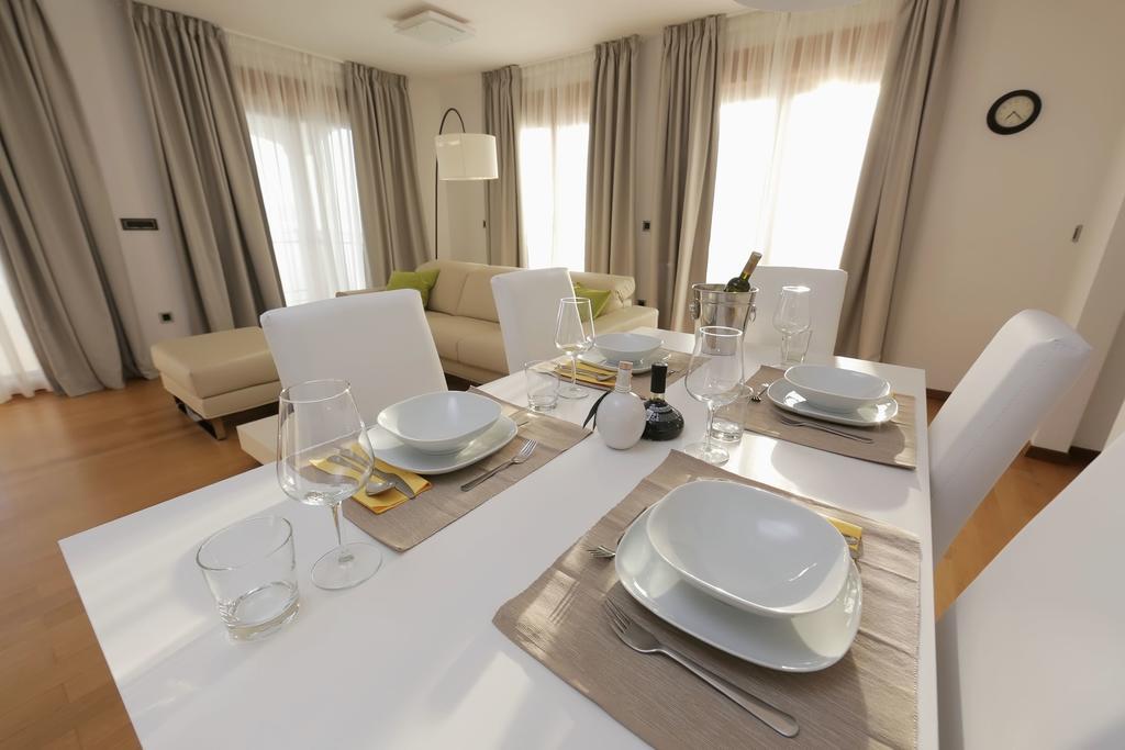 Apartments Poville Residence Повиле Экстерьер фото
