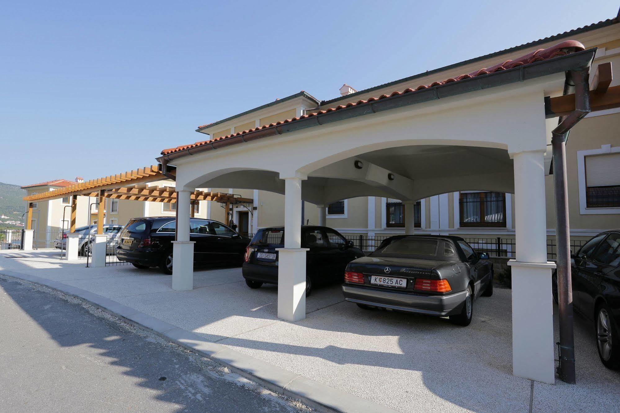 Apartments Poville Residence Повиле Экстерьер фото