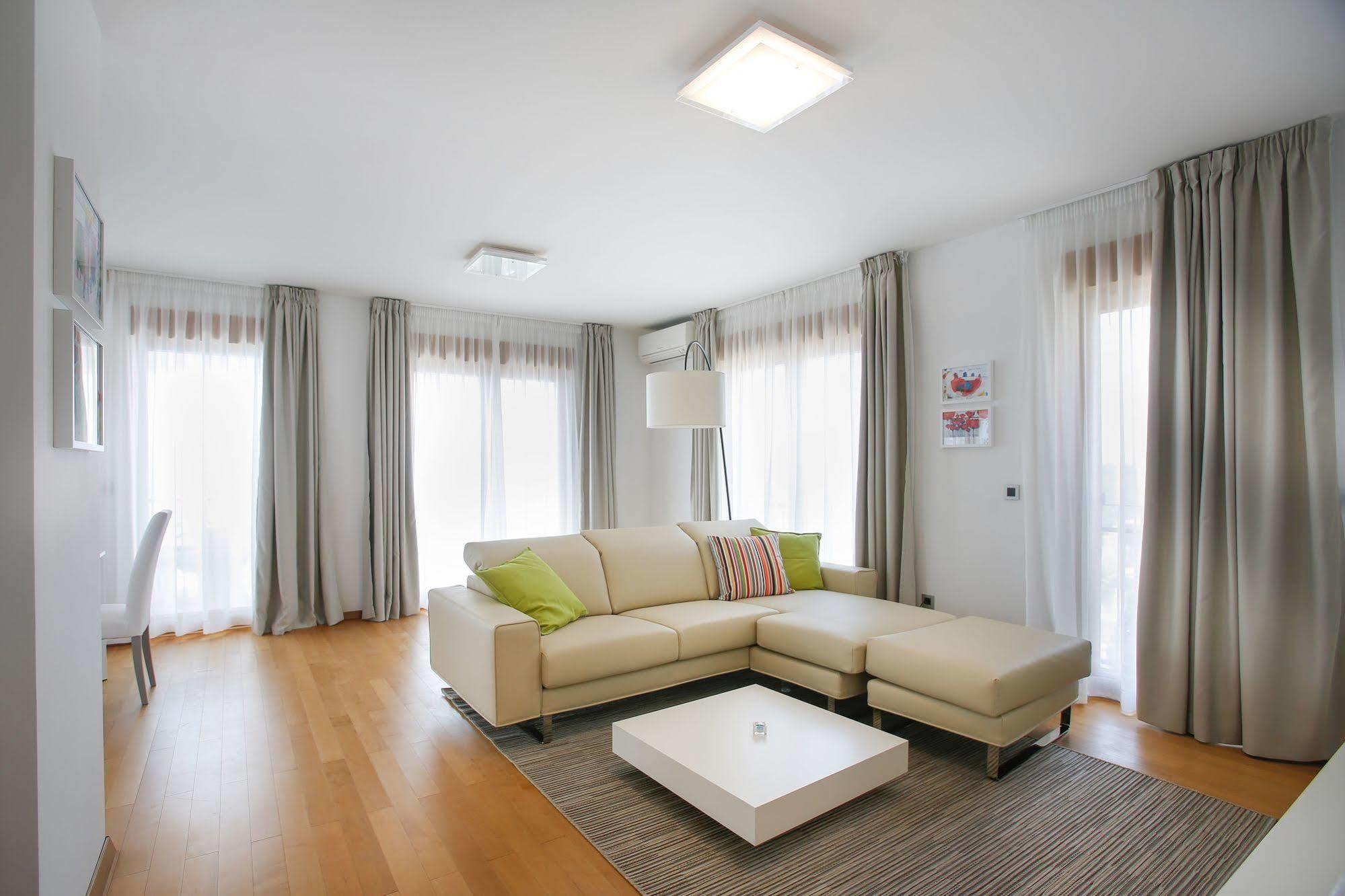 Apartments Poville Residence Повиле Экстерьер фото